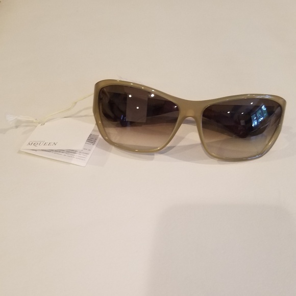 Alexander Mqueen sunglasses - Picture 6 of 8